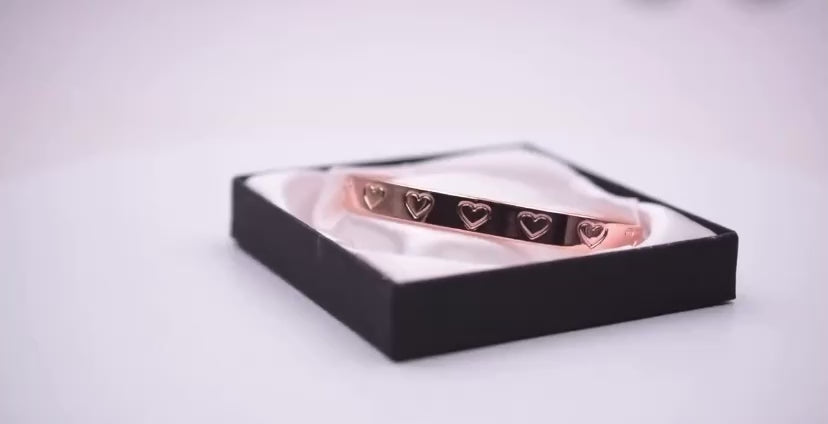 Copper Magnetic Bracelet with Hearts Patterned Band